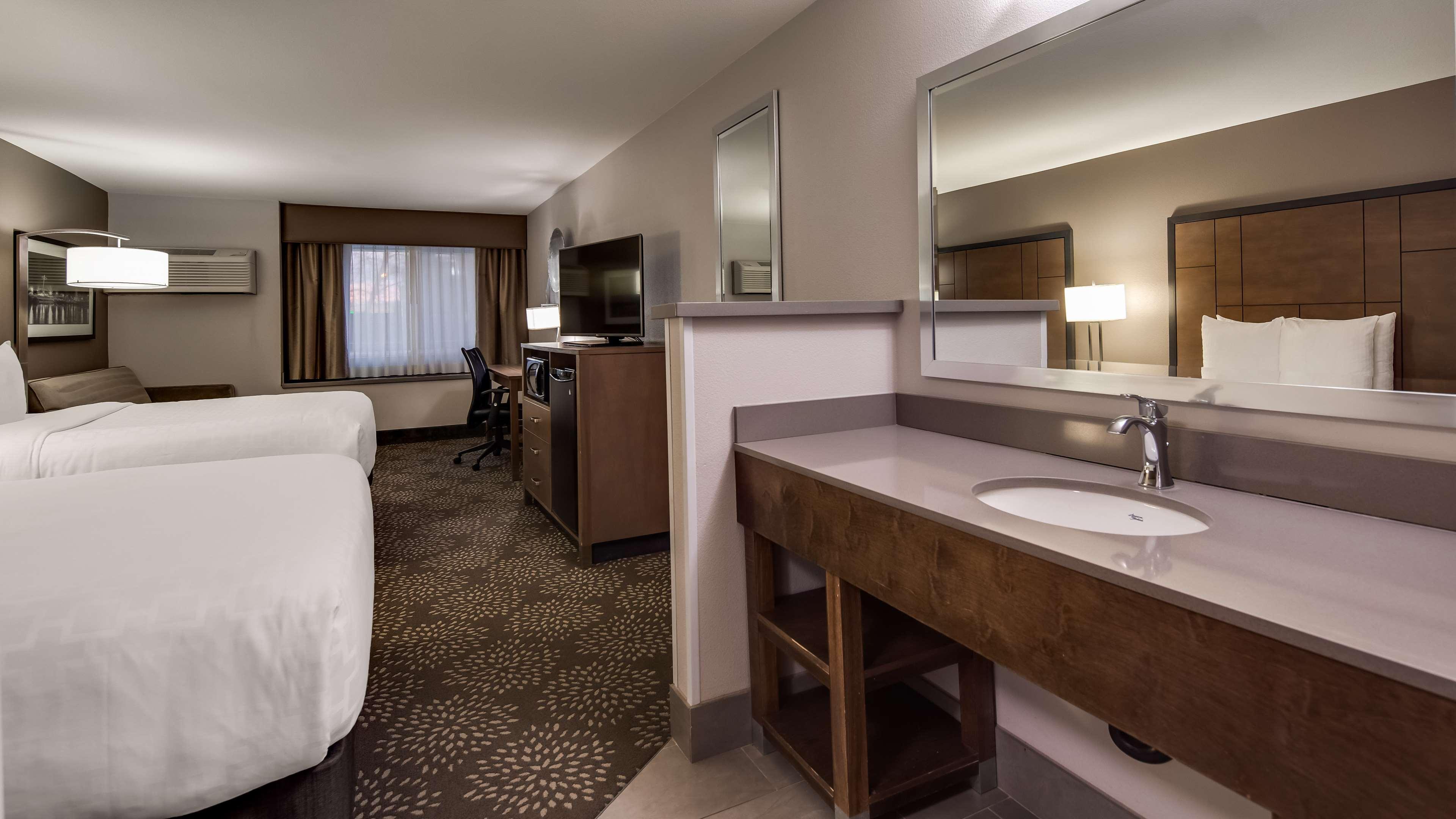Western North Hotel 2*